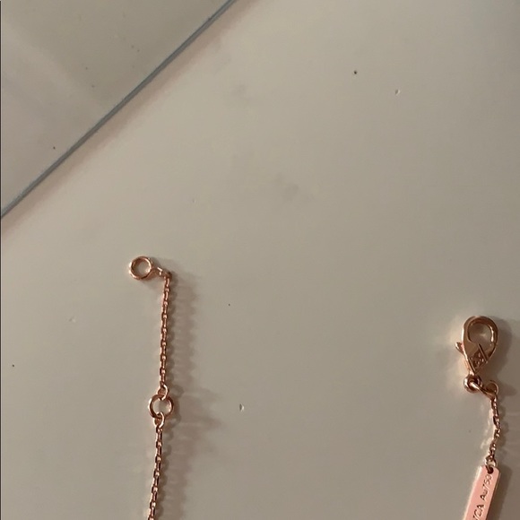 Clover Mini Necklace - Picture 3 of 4